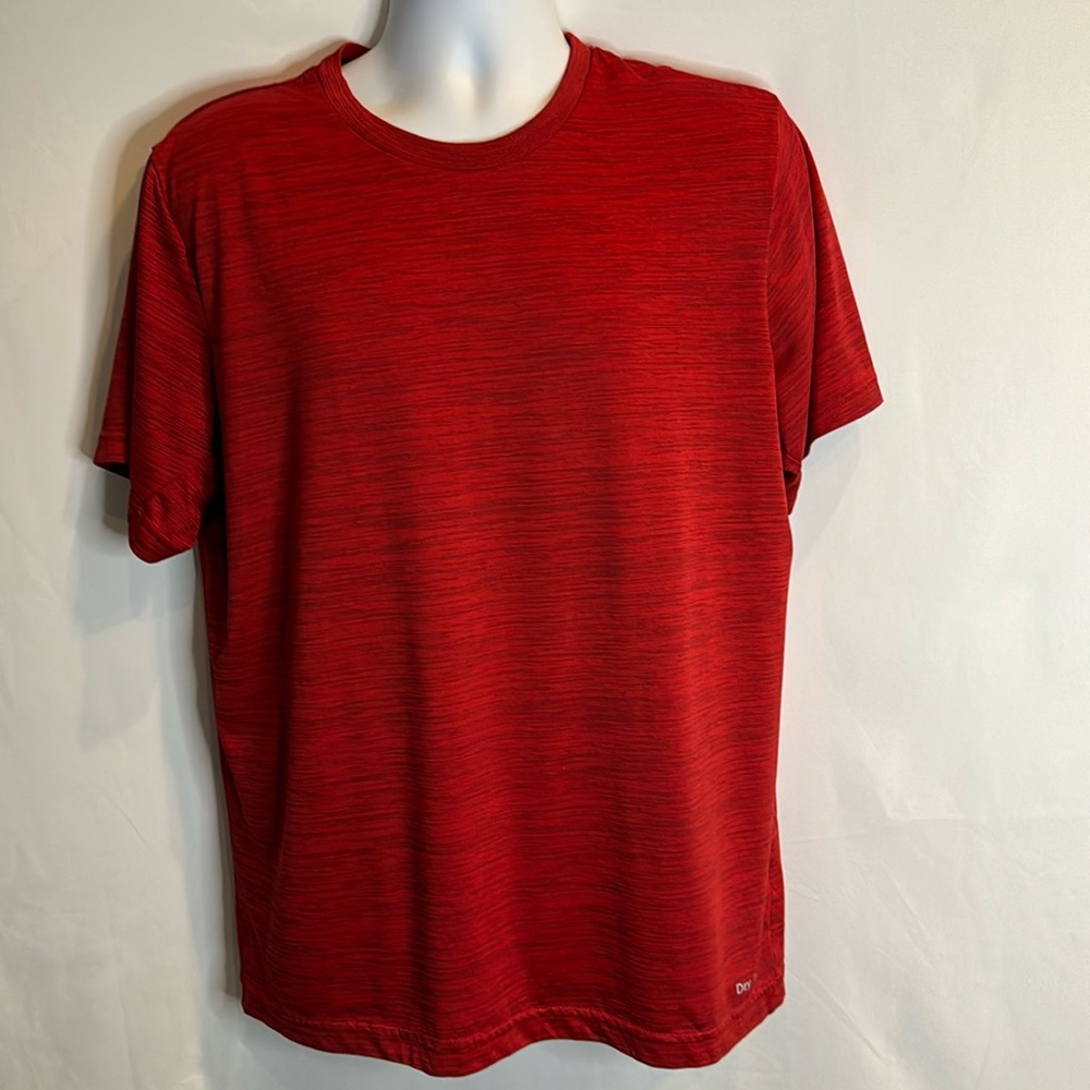 💜3/$15 Tek Gear Dry Tek t-shirt